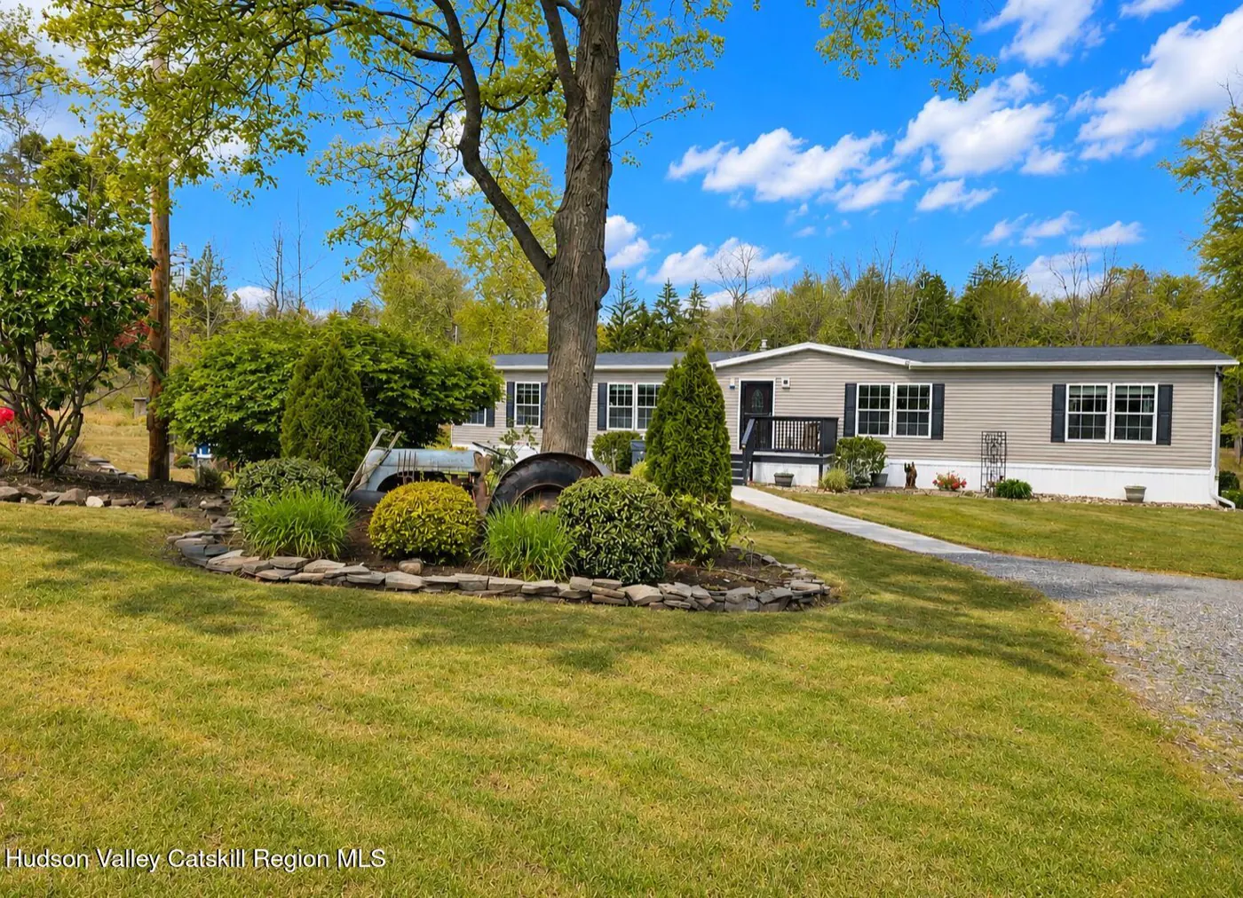 Current WMR listing photograph 1 of 1 for 25 Doris Lane, Lake Katrine, New York.